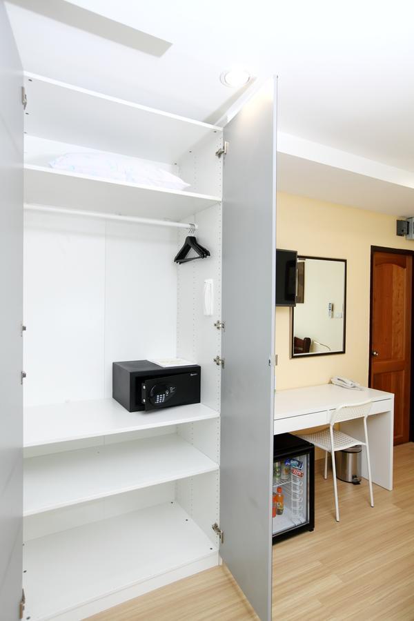 Icheck Inn Sukhumvit 22 Банкок Екстериор снимка