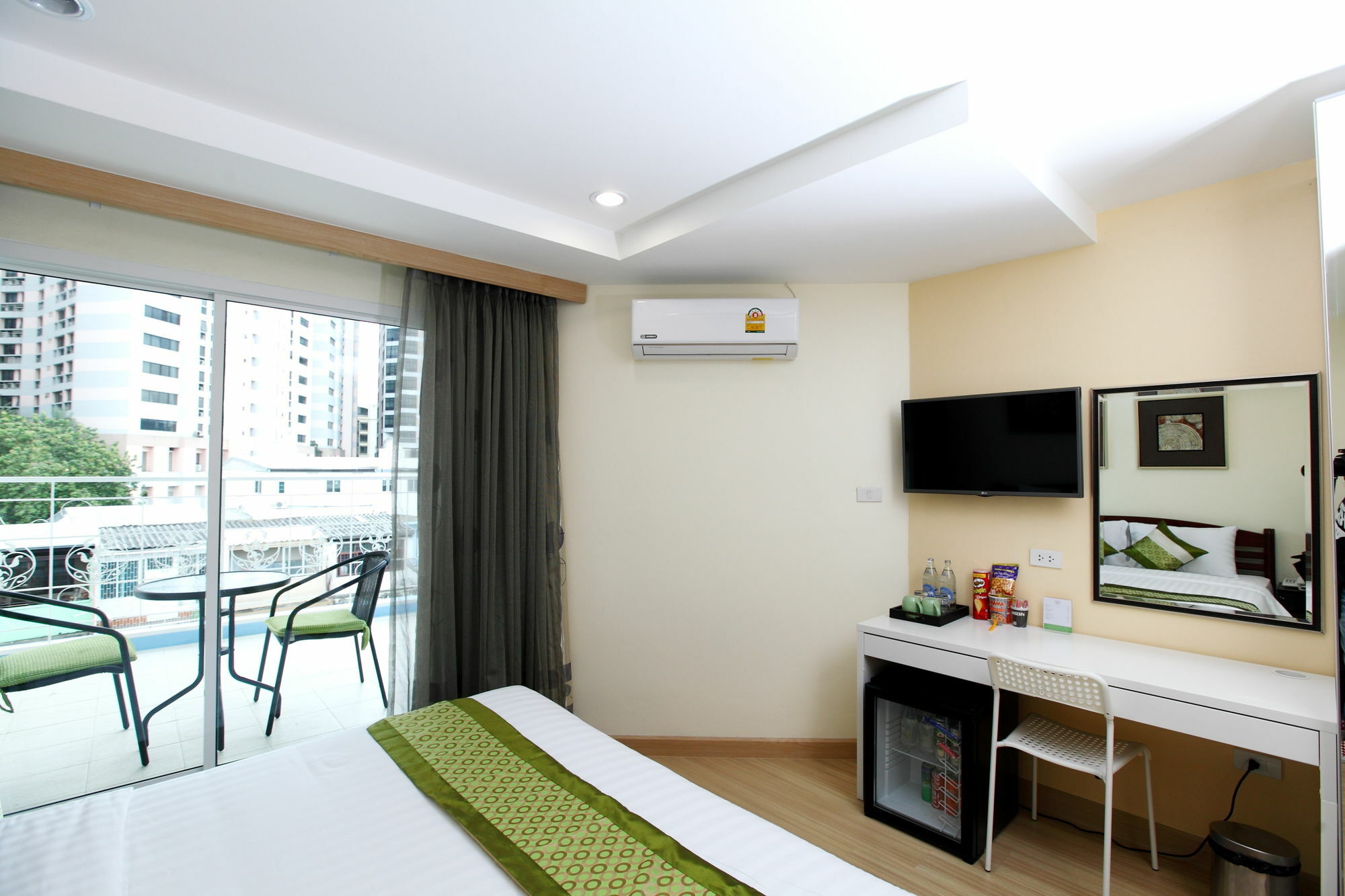 Icheck Inn Sukhumvit 22 Банкок Екстериор снимка