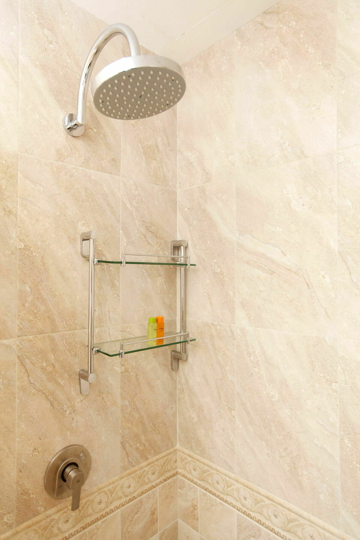 Icheck Inn Sukhumvit 22 Банкок Екстериор снимка