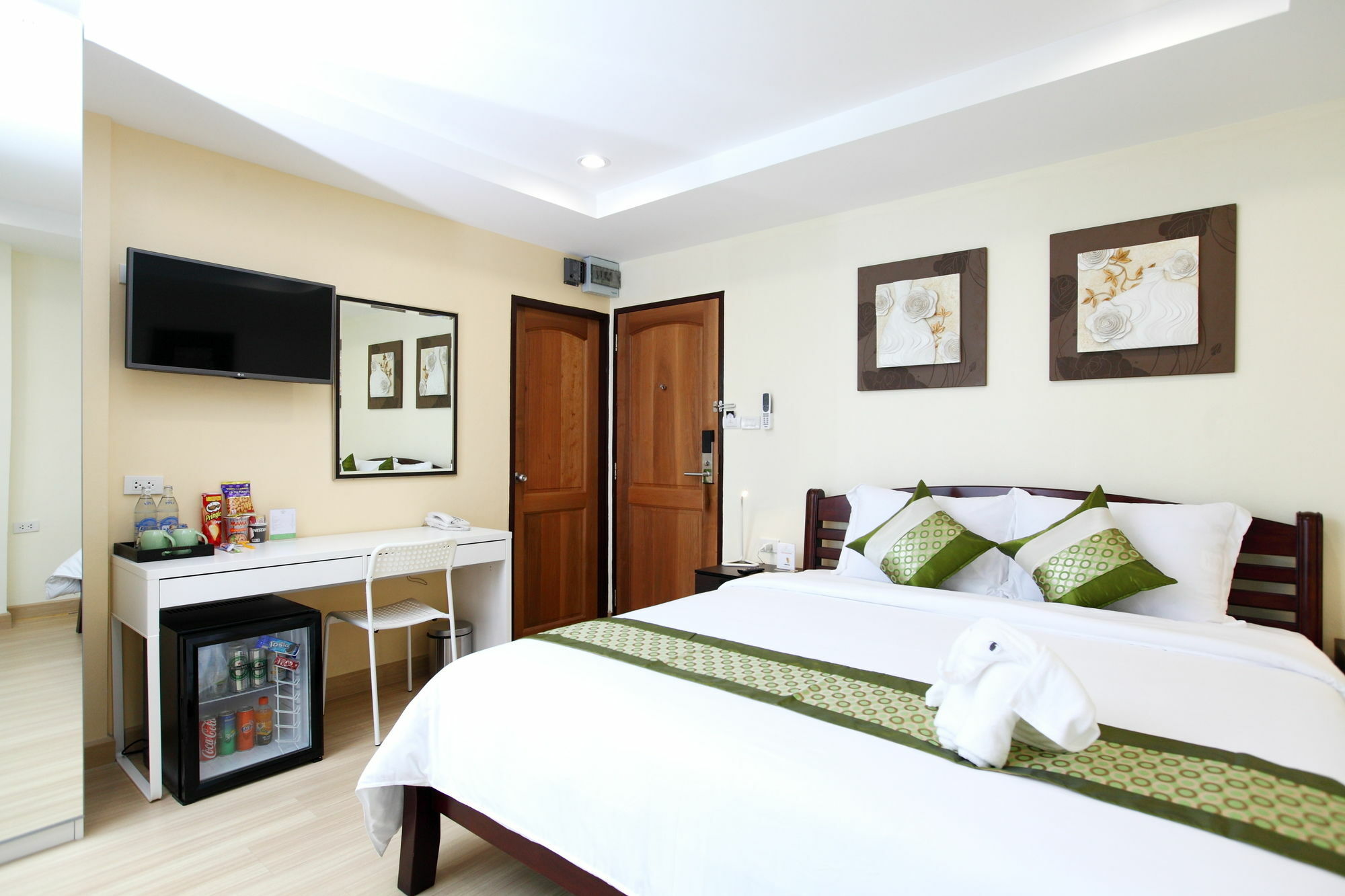 Icheck Inn Sukhumvit 22 Банкок Екстериор снимка