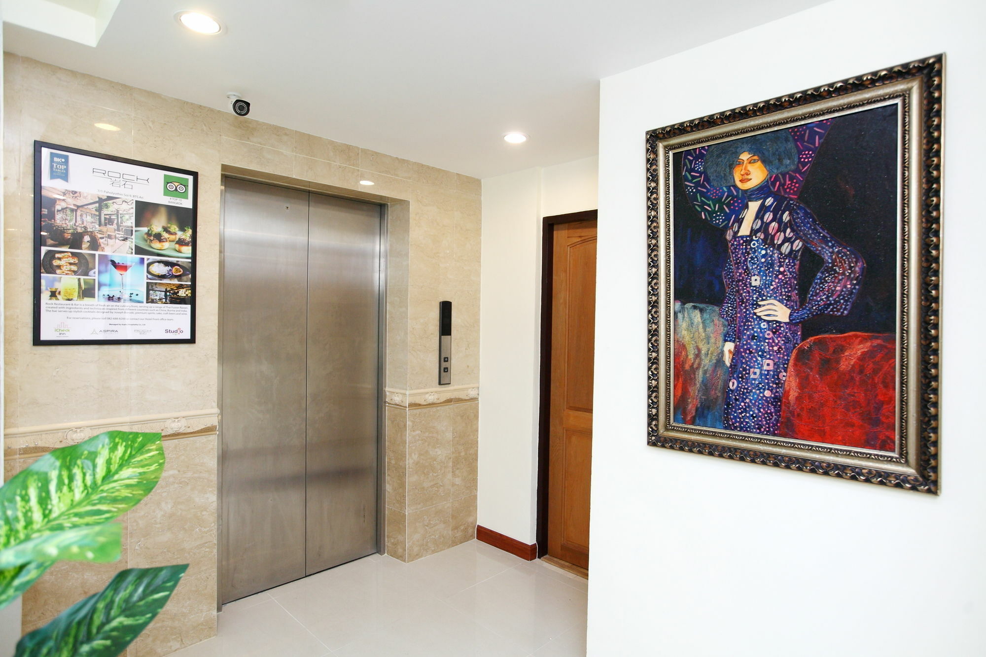 Icheck Inn Sukhumvit 22 Банкок Екстериор снимка