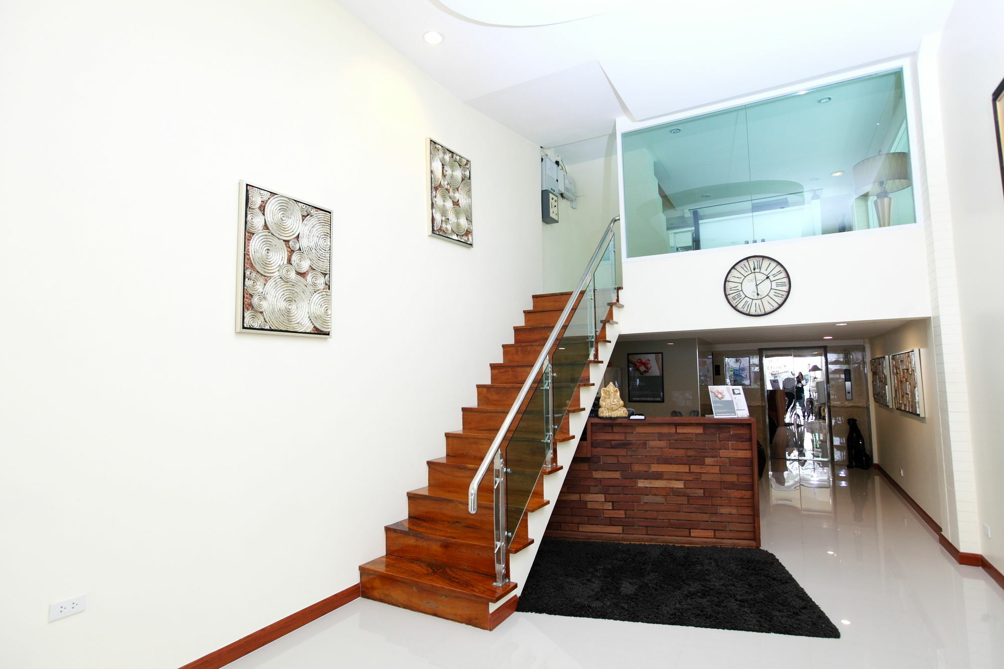Icheck Inn Sukhumvit 22 Банкок Екстериор снимка